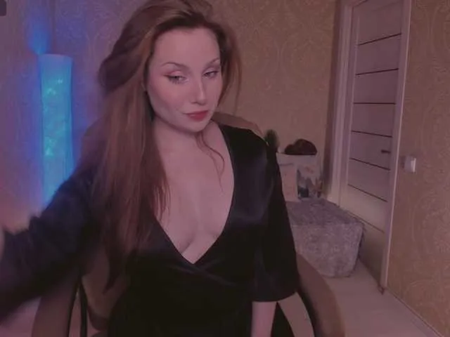 Live sex webcam photo for Esmeerrr #290338243