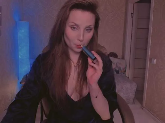 Live sex webcam photo for Esmeerrr #290539160