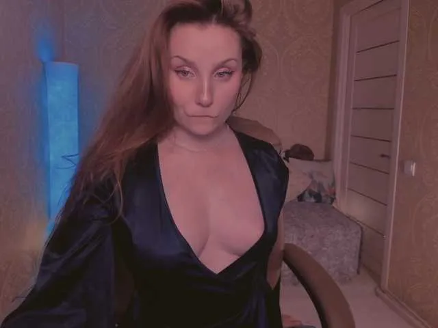 Live sex webcam photo for Esmeerrr #290603898