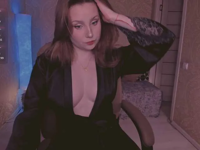 Live sex webcam photo for Esmeerrr #291443496