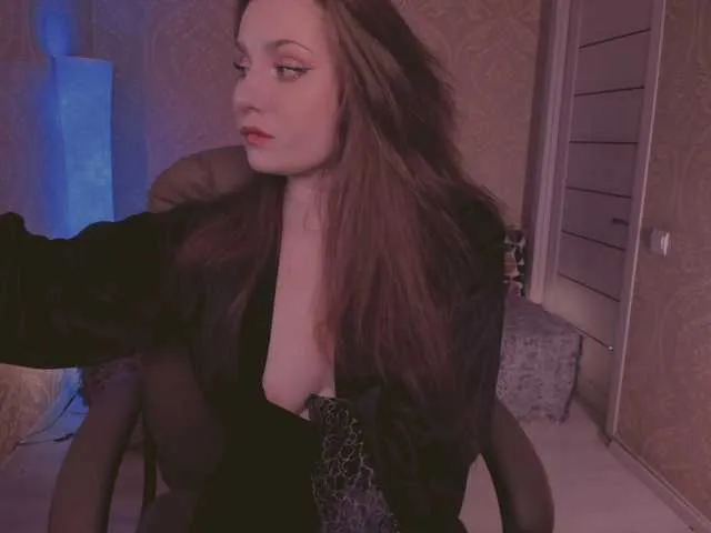 Live sex webcam photo for Esmeerrr #291504476