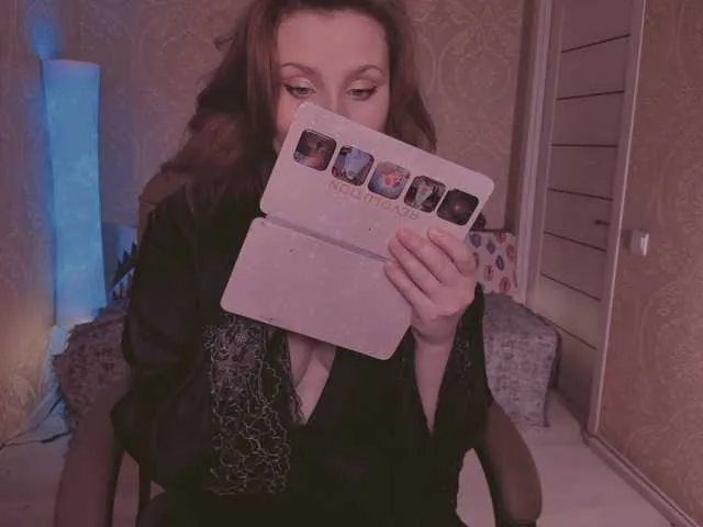 Live sex webcam photo for Esmeerrr #291546171