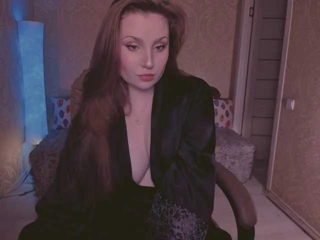 Live sex webcam photo for Esmeerrr #291612736