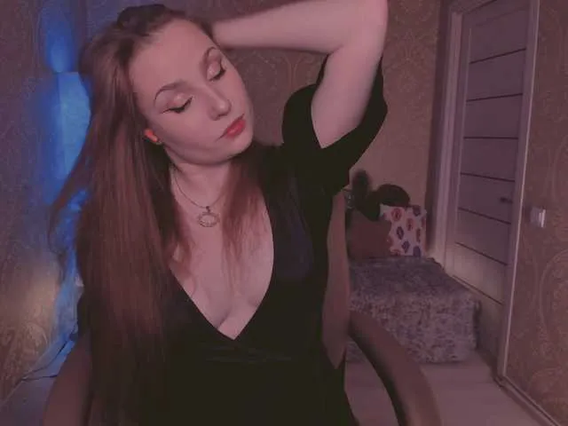 Live sex webcam photo for Esmeerrr #291756023