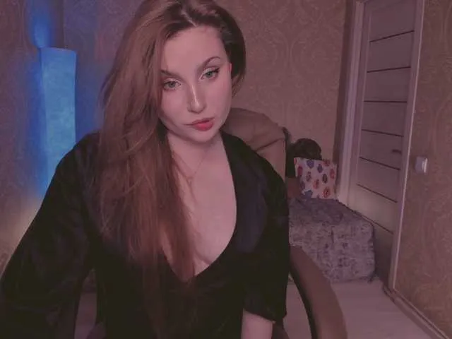 Live sex webcam photo for Esmeerrr #291775341