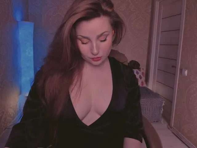 Live sex webcam photo for Esmeerrr #291876235