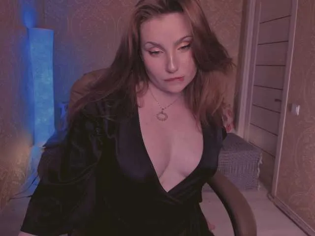 Live sex webcam photo for Esmeerrr #291890227