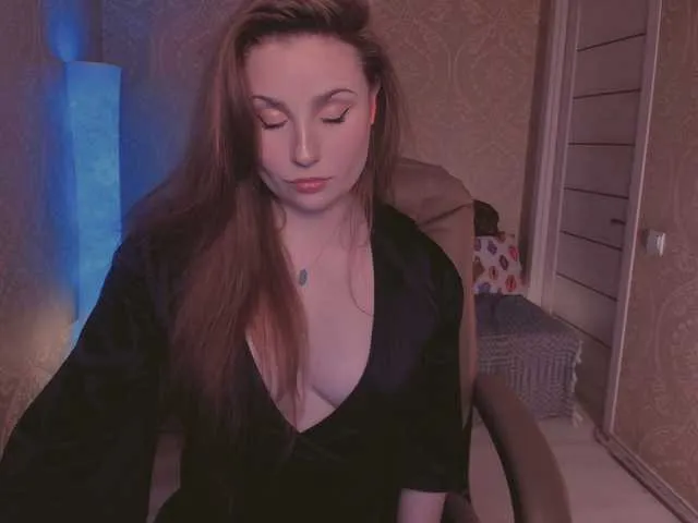 Live sex webcam photo for Esmeerrr #291904626