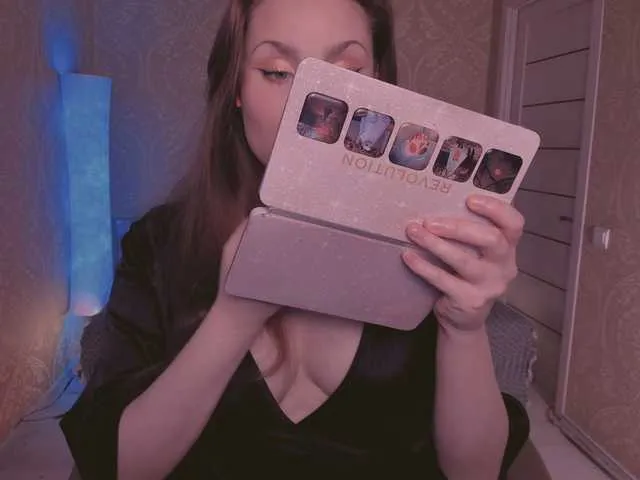 Live sex webcam photo for Esmeerrr #291923298