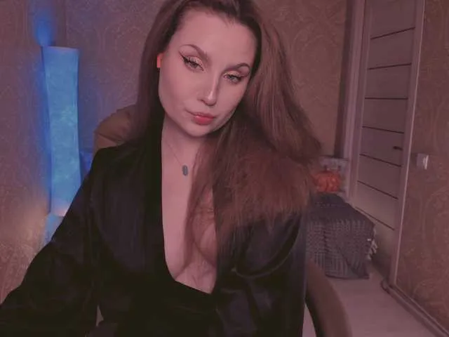 Live sex webcam photo for Esmeerrr #292152831