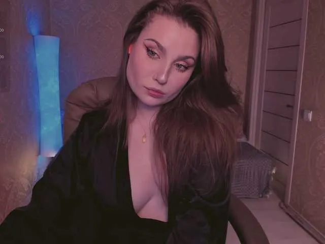 Live sex webcam photo for Esmeerrr #292239401