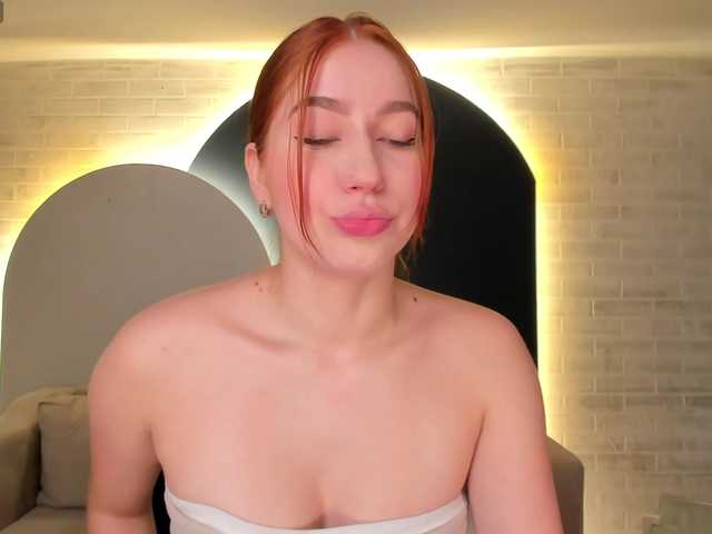 Live sex webcam photo for EsmeraldaLevy #288424537