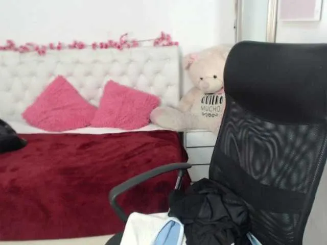 Live sex webcam photo for Esmeraldaxx #276363414