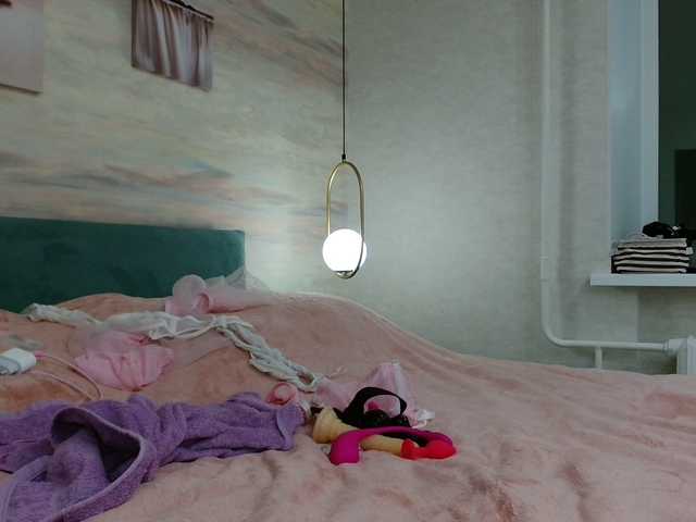 Live sex webcam photo for EssExxS #276444068