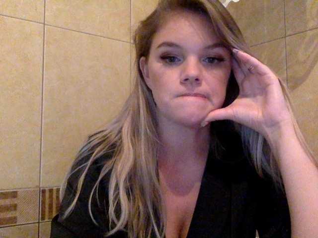 Live sex webcam photo for EsseniaHot #275634361