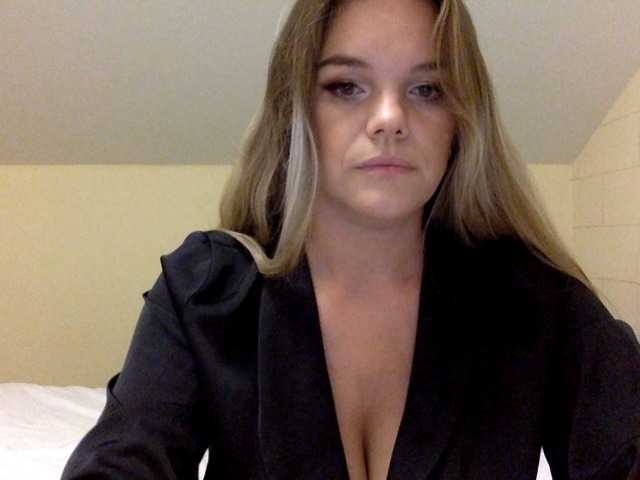 Live sex webcam photo for EsseniaHot #276363557