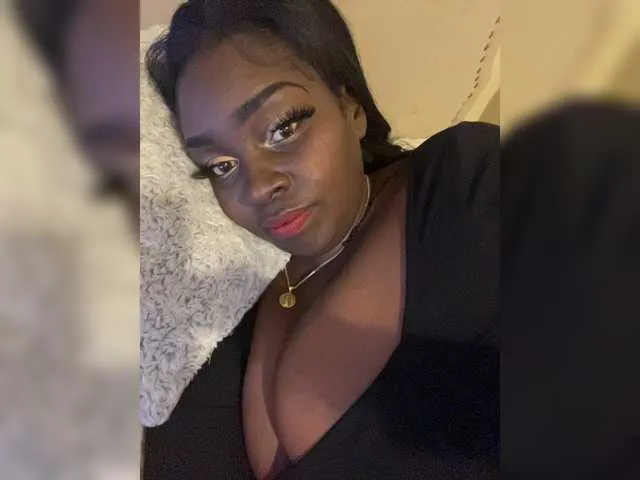 Live sex webcam photo for Essenseblaque #272259547
