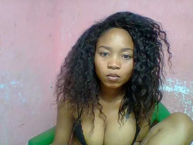 Live sex webcam photo for Estelahh #291575930
