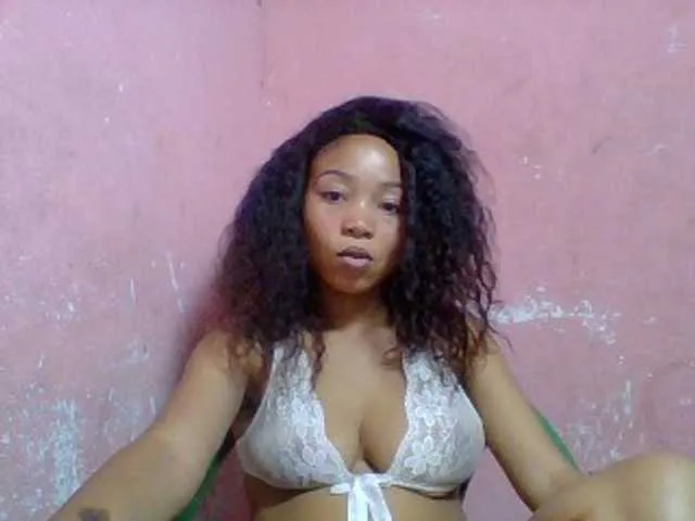 Live sex webcam photo for Estelahh #292086308