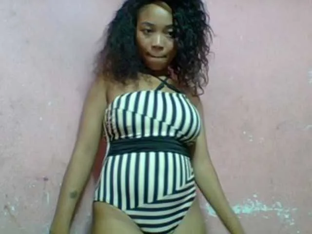 Live sex webcam photo for Estelahh #292321007