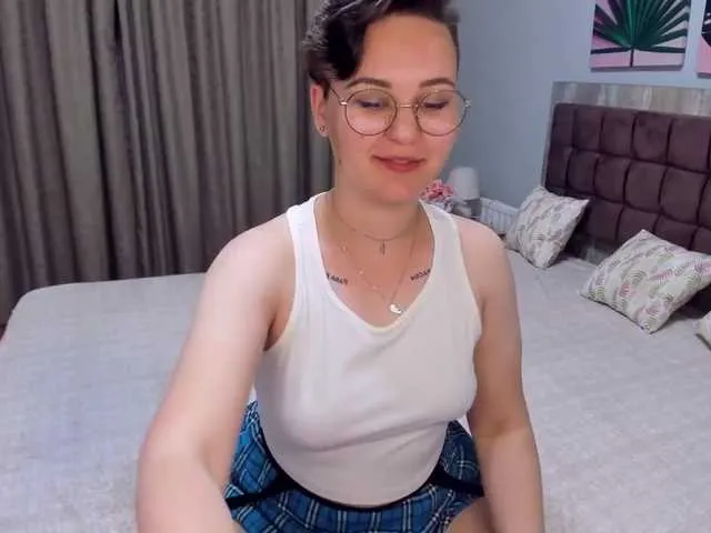 Live sex webcam photo for EsterOcean #273605299