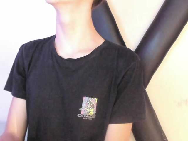 Live sex webcam photo for Esteveen-M #275524272