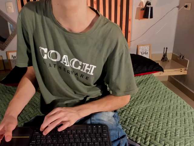 Live sex webcam photo for Esteveen-M #275551579