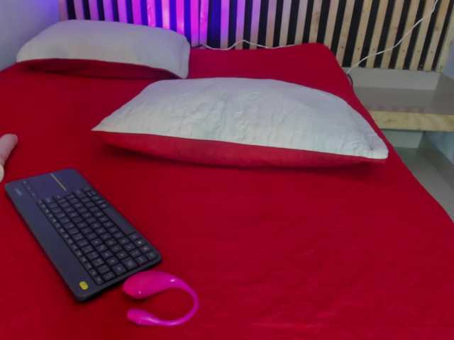 Live sex webcam photo for Esteveen-M #275667782