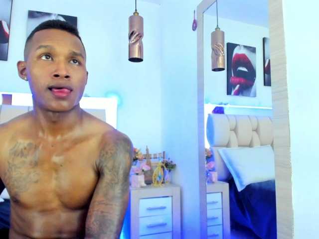 Live sex webcam photo for Esteveen-O #274113320