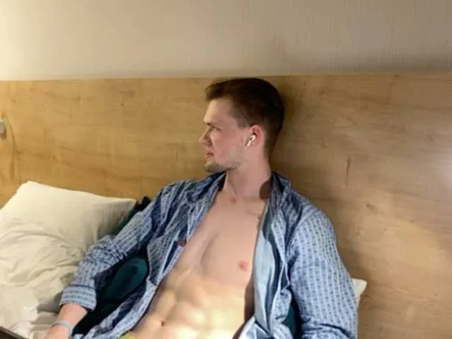 Live sex webcam photo for Et1enne #275427082