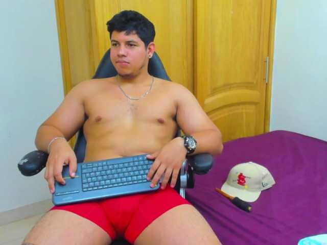 Live sex webcam photo for Ethan-Michael #276033623