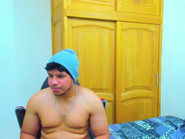 Live sex webcam photo for Ethan-Michael #276209191