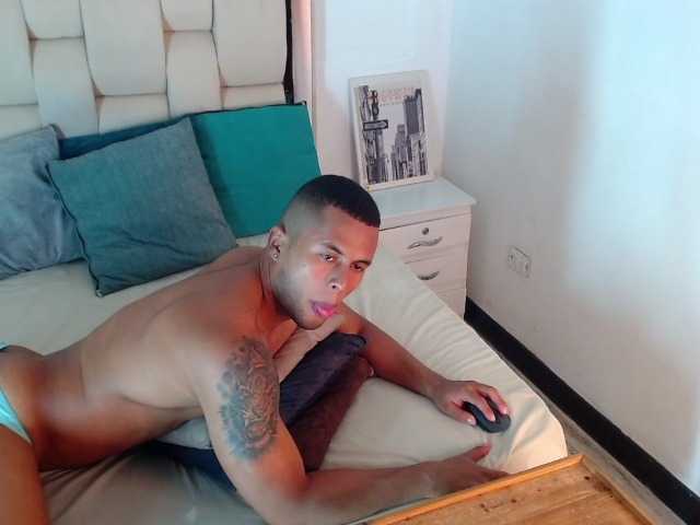 Live sex webcam photo for EthanBrowm #276686357