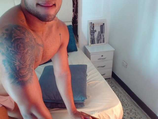 Live sex webcam photo for EthanBrowm #276706009