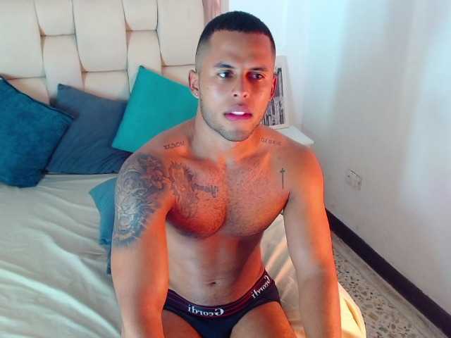 Live sex webcam photo for EthanBrowm #276895260