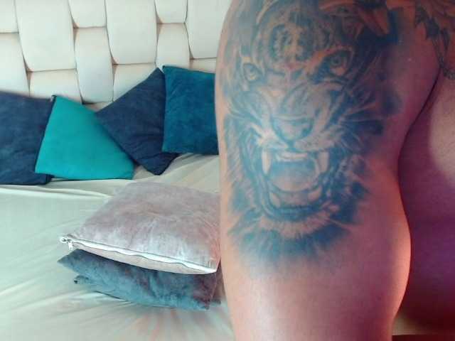 Live sex webcam photo for EthanBrowm #277049541