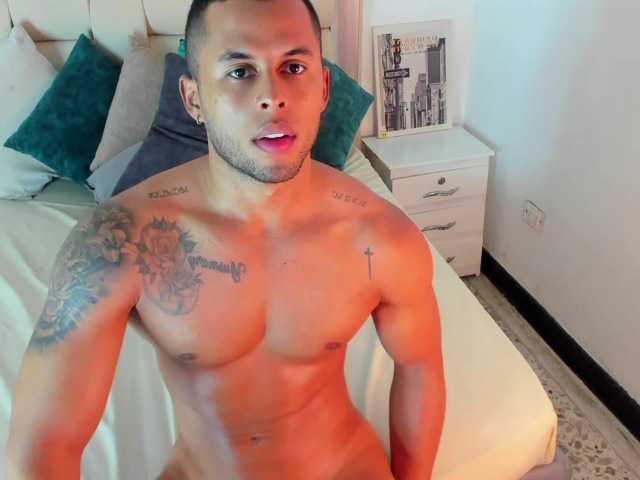 Live sex webcam photo for EthanBrowm #277135479