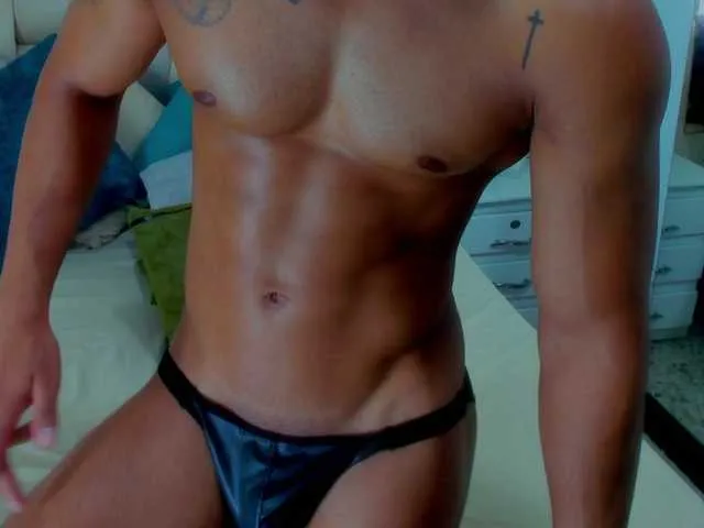 Live sex webcam photo for EthanBrowm #289328461