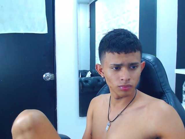 Live sex webcam photo for EthanConnors #274181883