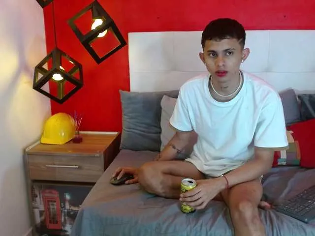 Live sex webcam photo for EthanConnors #275457574