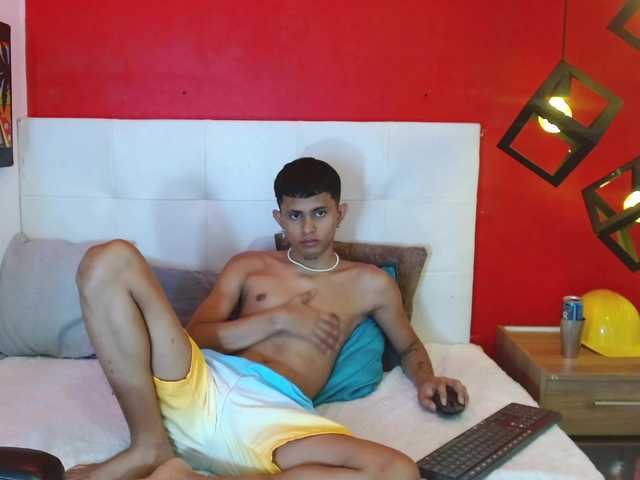 Live sex webcam photo for EthanConnors #276044634
