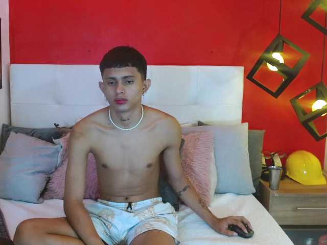 Live sex webcam photo for EthanConnors #276064965