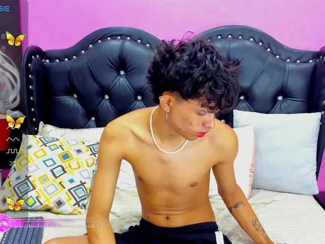 Live sex webcam photo for EthanConnors #278082555