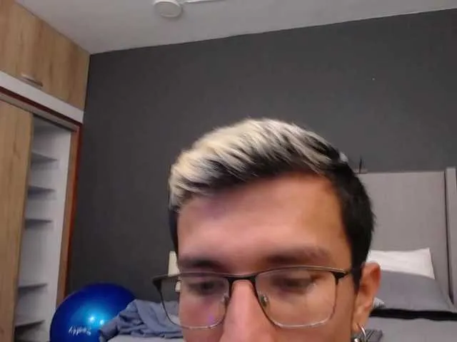 Live sex webcam photo for EthanHart #278154704