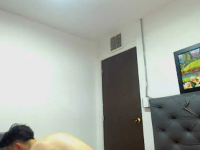 Live sex webcam photo for EthanSaenz #273856982