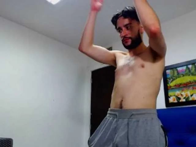 Live sex webcam photo for EthanSaenz #274364848