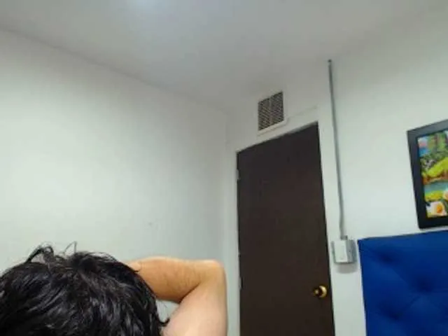 Live sex webcam photo for EthanSaenz #274433018