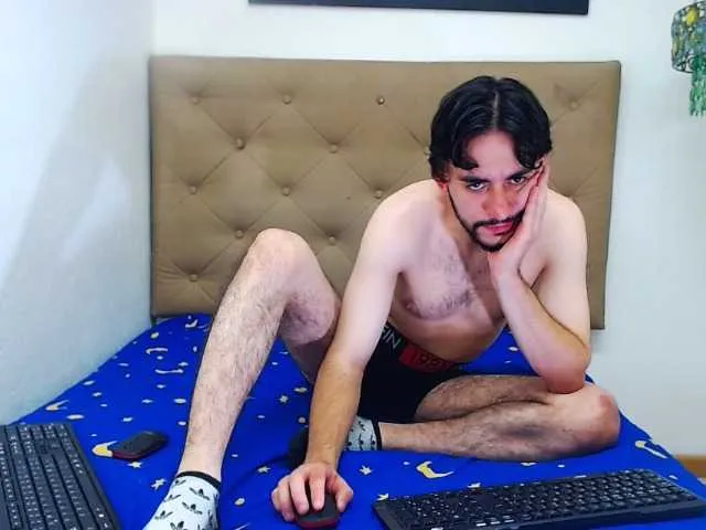 Live sex webcam photo for EthanSaenz #274507473