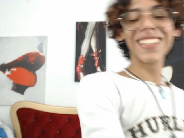 Live sex webcam photo for EthanStitch #277943335