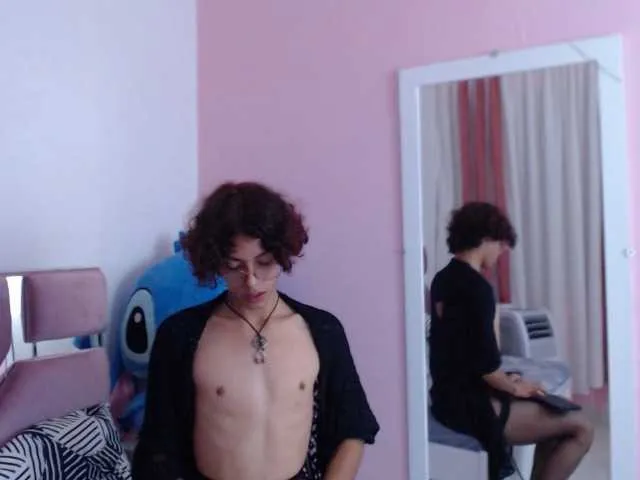 Live sex webcam photo for EthanStitch #278118692